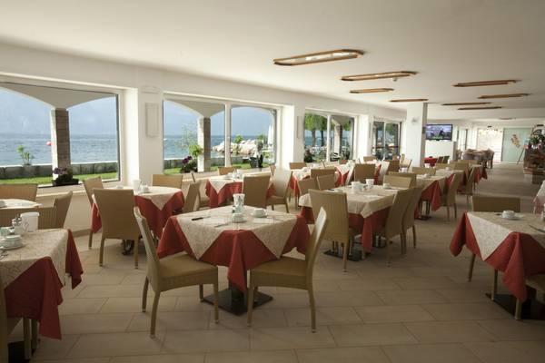 Hotel Garni Vela D'Oro เบรนโซเน ซูล การ์ดา ภายนอก รูปภาพ