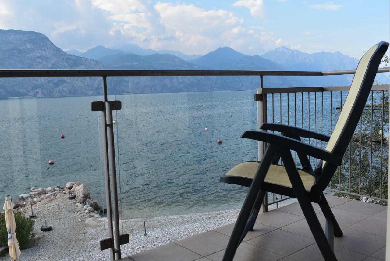 Hotel Garni Vela D'Oro เบรนโซเน ซูล การ์ดา ภายนอก รูปภาพ