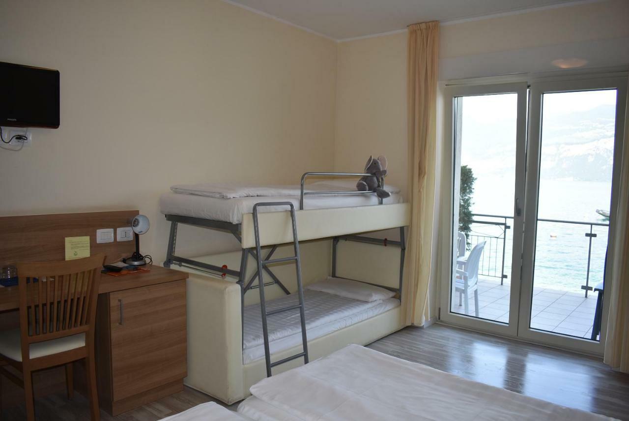 Hotel Garni Vela D'Oro เบรนโซเน ซูล การ์ดา ภายนอก รูปภาพ